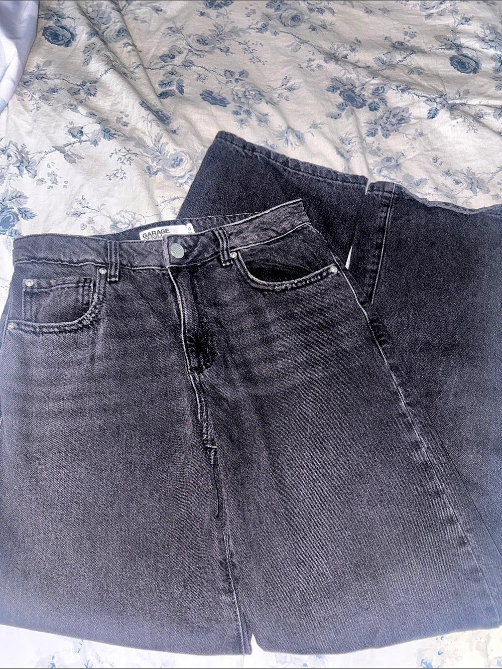Garage Vintage Straight Leg Jeans in Black Mid rise Size 0 (24) Like New